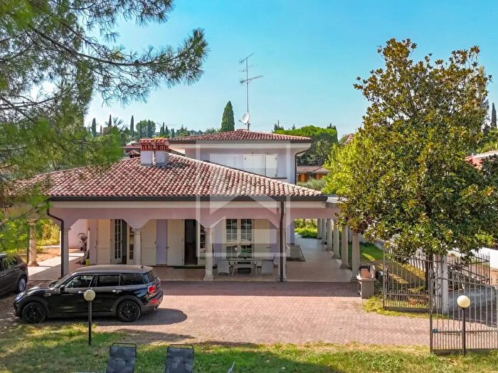 Casa con 8 locali in vendita in Via Meucci, Padenghe Sul Garda