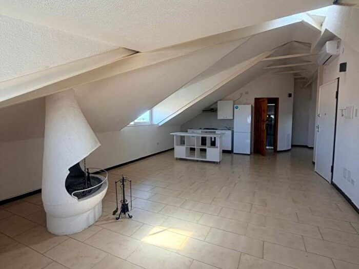 Appartamento trilocale in affitto in Via Domenico Cimarosa, Ischitella, Castel Volturno