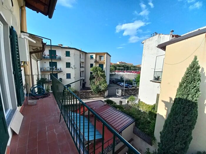 Appartamento trilocale in vendita in Via Fratelli Bandiera, Firenze