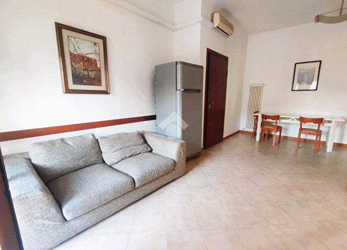 Appartamento quadrilocale in vendita in Via Cisa, Borgo Virgilio