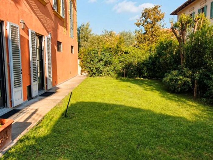 Appartamento quadrilocale in affitto in Piazza Francesco Ferrucci, San Niccolò, Firenze