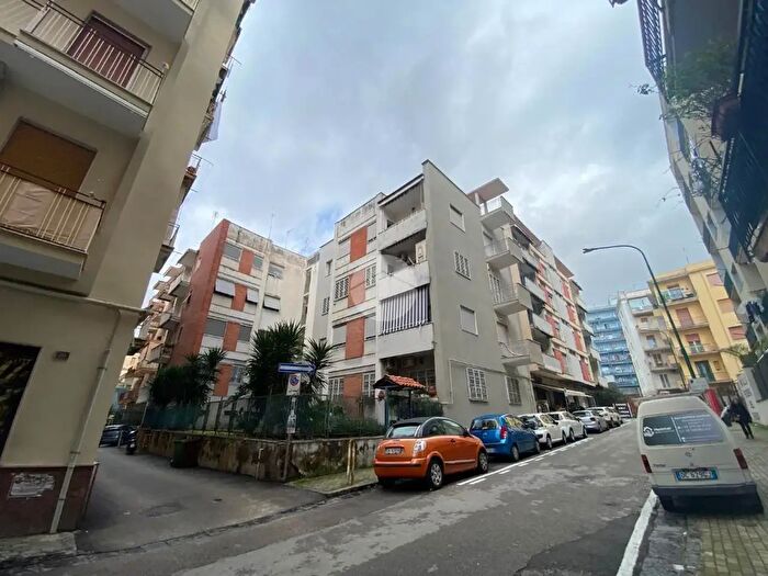 Appartamento con 6 locali in vendita in Via Maresca, Torre Del Greco