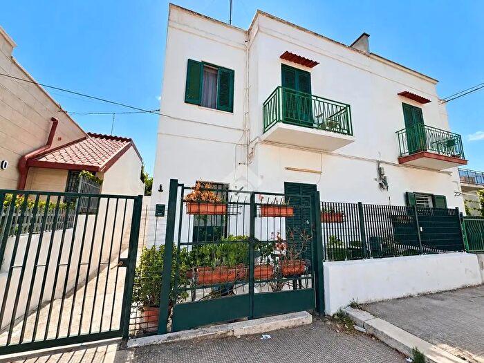 Appartamento trilocale in vendita in Via Tenente Leonardo Ranieri, Bari