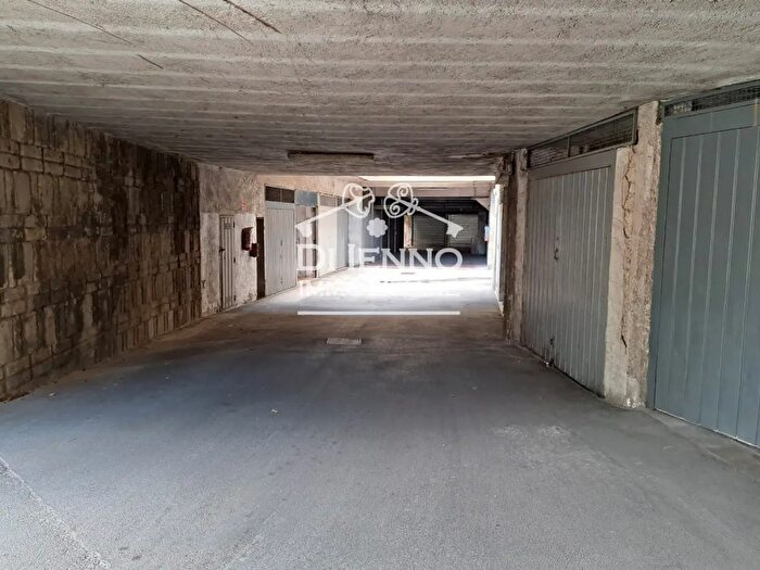 Appartamento in vendita in Via Angelo Messedaglia, Roma
