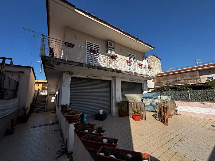 Casa trilocale in vendita in IV Traversa Santa Maria La Bruna, Torre Del Greco