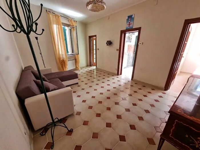 Appartamento quadrilocale in vendita in Via Natale Gallino, Genova