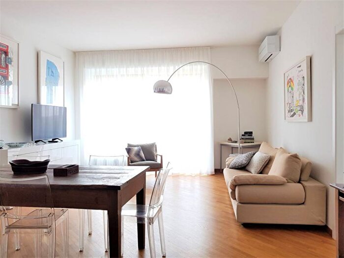 Appartamento trilocale in affitto in Via Edoardo Bassini, Città Studi, Milano