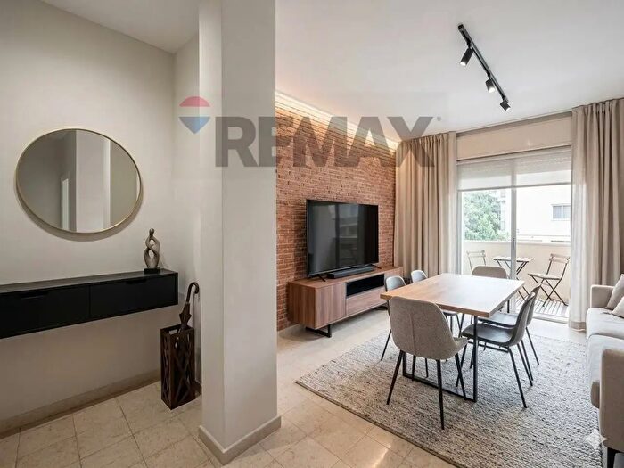 Appartamento trilocale in vendita in Via Cogne, Milano