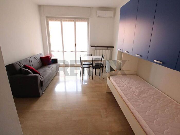 Appartamento monolocale in affitto in Piazza del santuario, Centro, Garbagnate Milanese