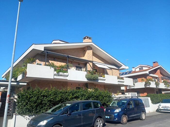 Appartamento trilocale in vendita in Via Lidia Bianchi, Roma