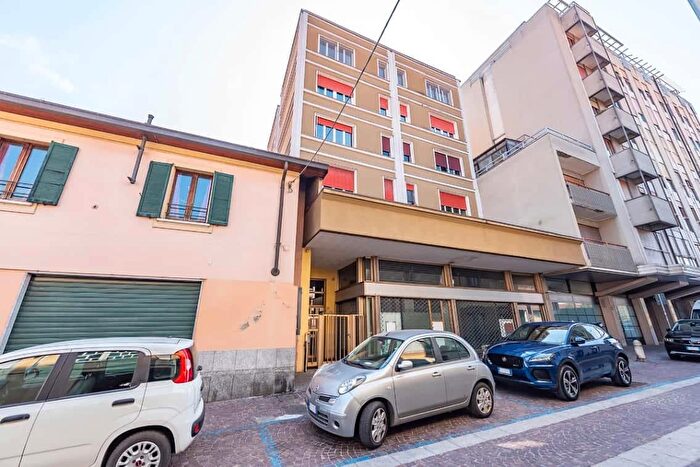 Case in Vendita e in Affitto - 3