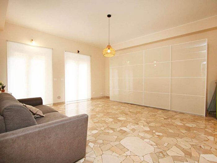 Appartamento monolocale in affitto in Via Alessandro Stradella, Buenos Aires, Milano