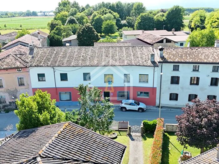 Appartamento quadrilocale in vendita in Via Due Platani, Varmo