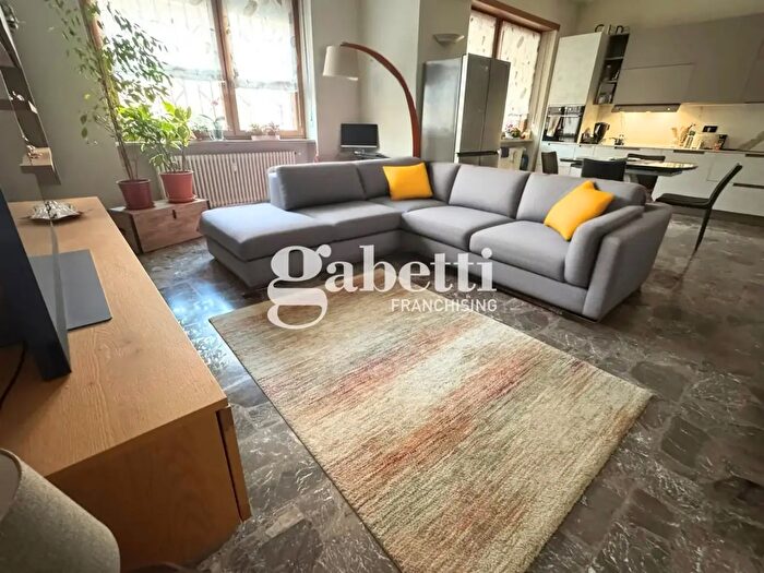 Appartamento con 5 locali in vendita in Via Buenos Aires, Torino