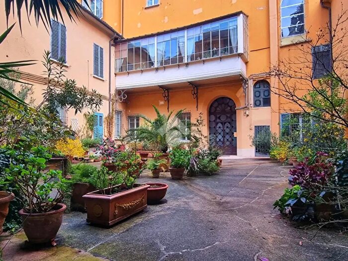 Appartamento monolocale in vendita in Via Barberia, Bologna