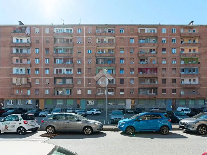 Appartamento trilocale in vendita in Via Vandalino, Torino