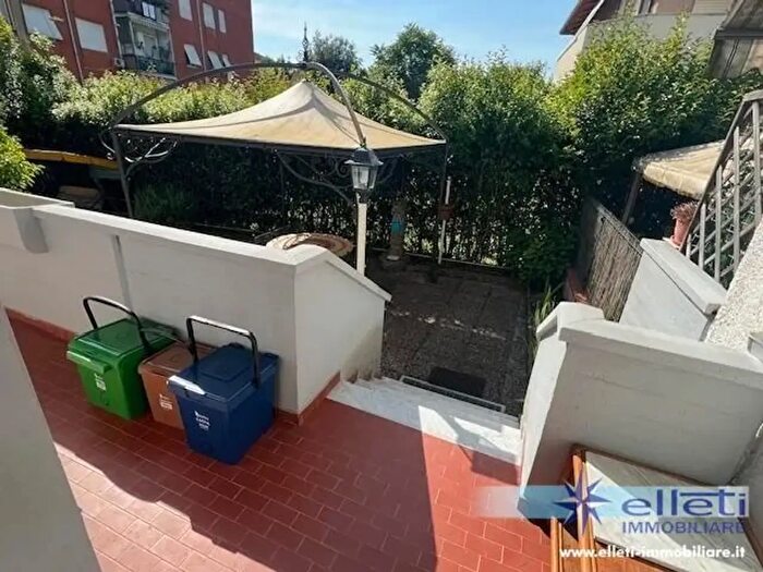 Appartamento quadrilocale in vendita in Rgo Querciol, Massa