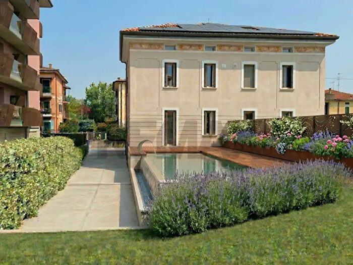 Casa con 7 locali in vendita in Verona