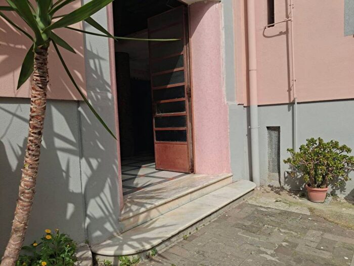 Appartamento quadrilocale in affitto in Via Domenico di Gravina, Stella Materdei, Napoli