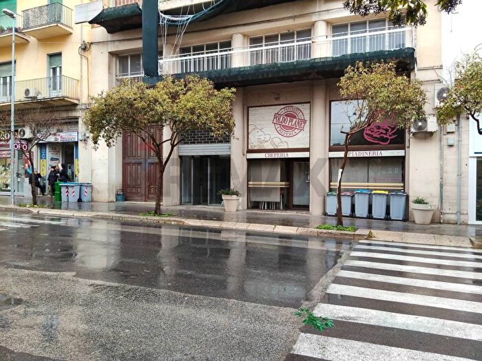 Appartamento monolocale in affitto in Viale Tenente Lena, Centro, Ragusa