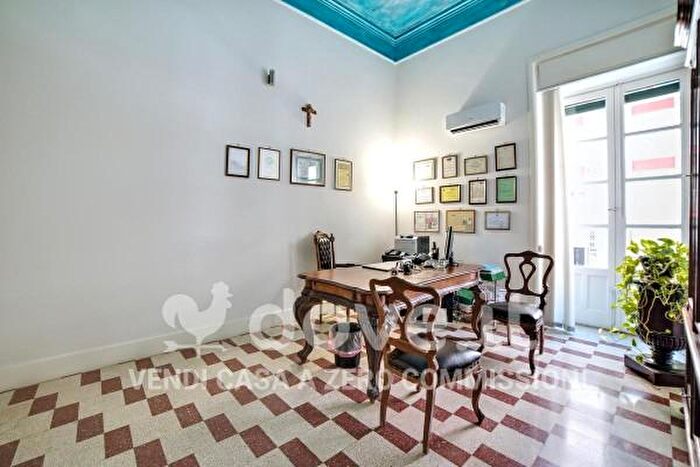 Appartamento con 5 locali in vendita in Via Gabriele dAnnunzio, Catania