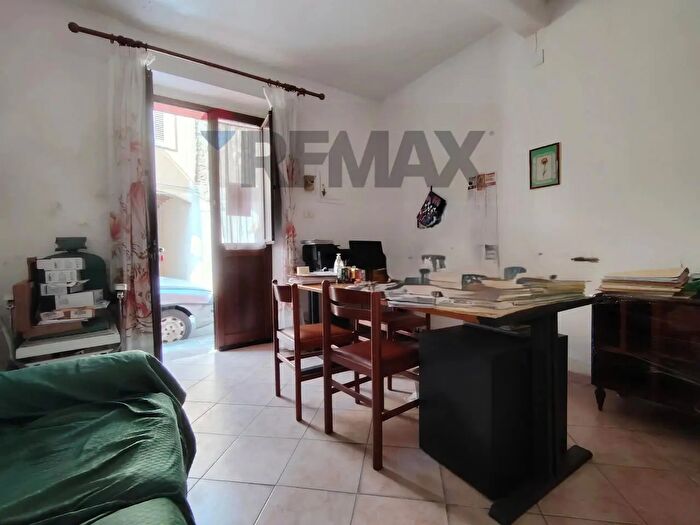 Appartamento con 5 locali in vendita in Via Policastrelli, Milazzo