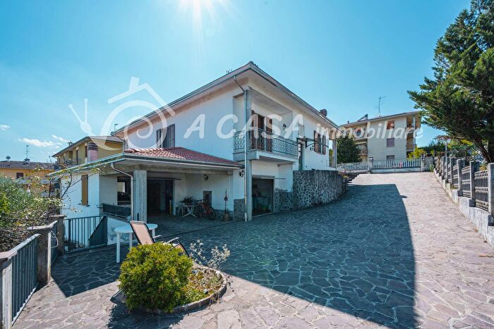 Case in Vendita e in Affitto - 2