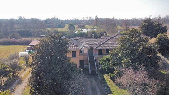 Casa con 8 locali in vendita in Via Palù, Piombino Dese