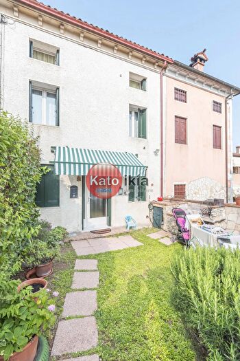 Casa con 5 locali in vendita in Via Borgo f, Zovencedo