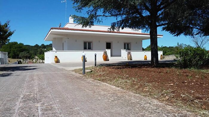 Casa con 6 locali in vendita in Strada Vaccara, Martina Franca