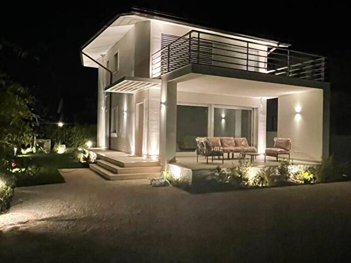 Casa con 6 locali in affitto in Via Salvador Allende, Centro, Forte dei Marmi