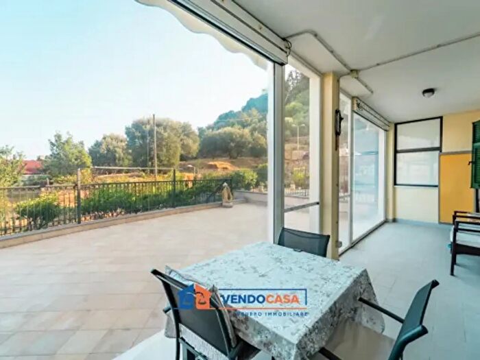 Appartamento trilocale in vendita in Via Vallino, Varazze