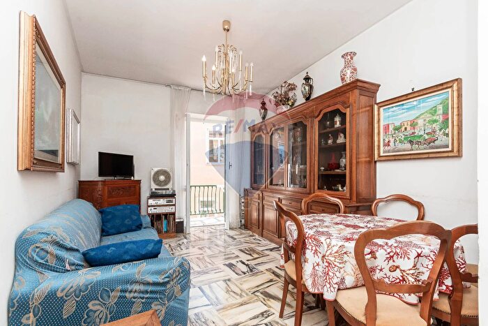 Appartamento con 5 locali in vendita in Via F dAssise, Rapallo