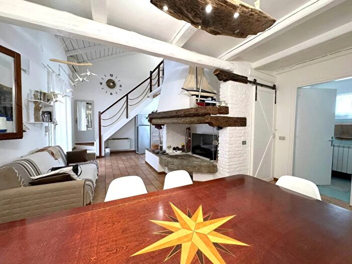 Appartamento quadrilocale in vendita in Via Cristoforo Colombo, Porto Viro