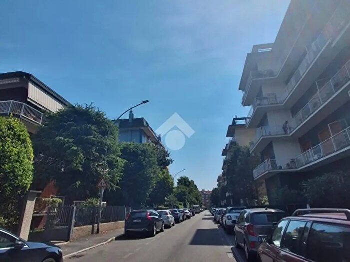Appartamento trilocale in affitto in Via XXV Aprile, Cesano Boscone