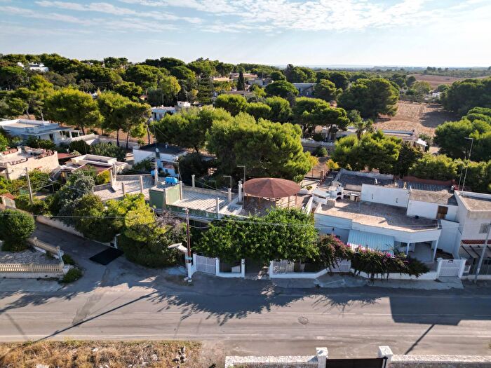 Casa con 8 locali in vendita in Litoranea Salentina, Pulsano