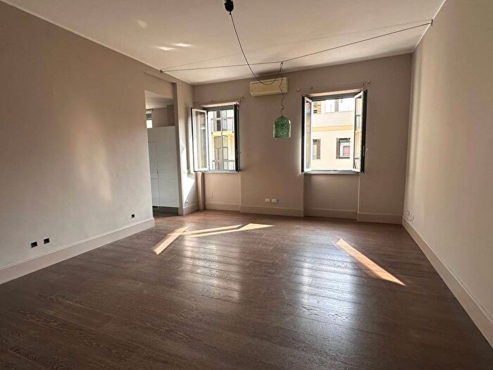 Appartamento quadrilocale in affitto in Via Vincenzo Monti, Vincenzo Monti, Milano