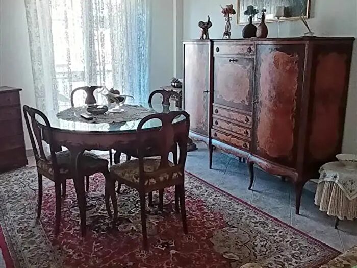 Appartamento trilocale in vendita in Cabagni Baccini, Ventimiglia