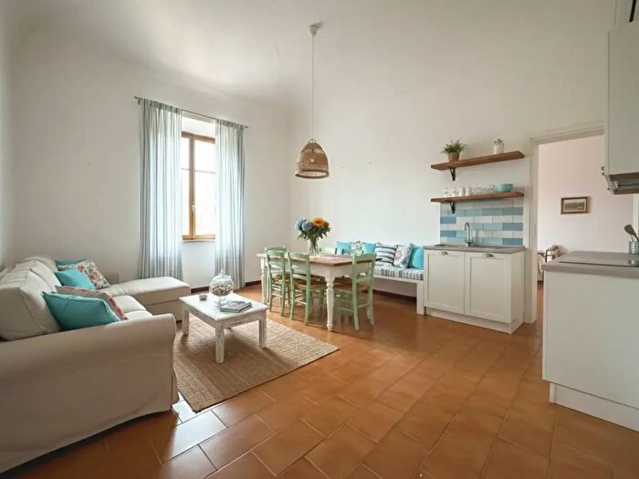 Appartamento trilocale in vendita in Rosignano Marittimo