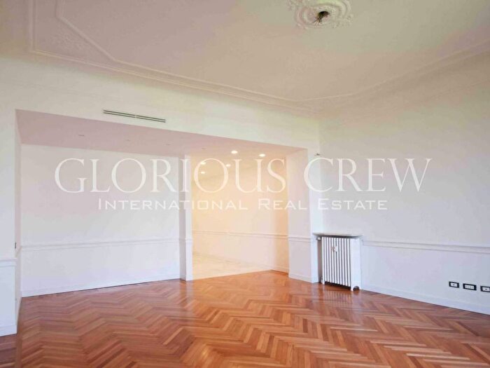 Appartamento trilocale in affitto in Viale Cirene, Porta Romana Medaglie dOro, Milano