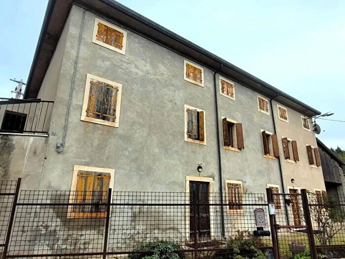 Casa con 14 locali in vendita in Via Liberta, Soave