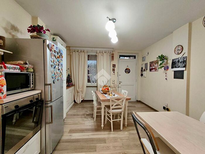 Appartamento trilocale in vendita in Via Ugo Foscolo, Sesto Fiorentino