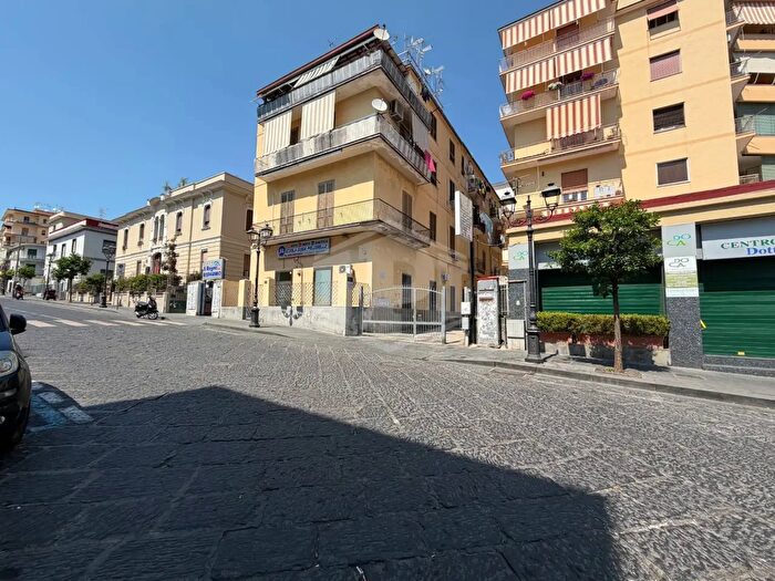 Appartamento bilocale in vendita in Via Cesare Battisti, Torre Del Greco