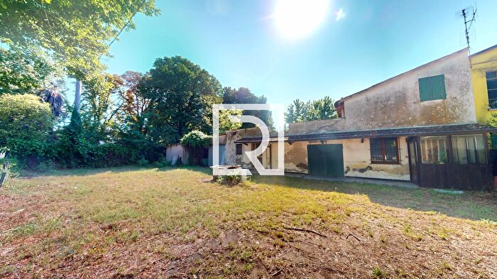 Casa quadrilocale in vendita in Via Lughese Forlì, Forli