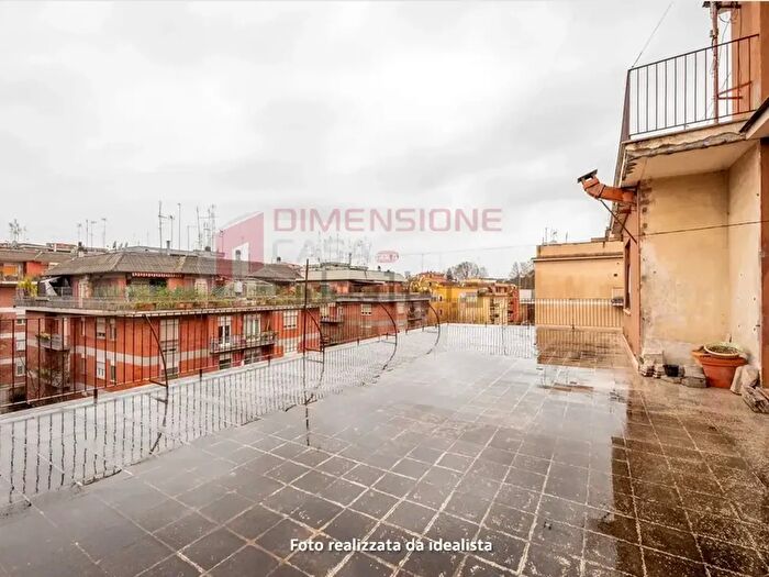 Appartamento con 6 locali in vendita in Via di Donna Olimpia, Roma