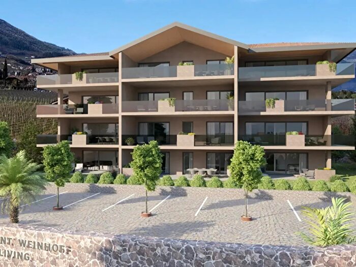 Appartamento quadrilocale in vendita in Via Caldaro, Appiano Sulla Strada Del Vino