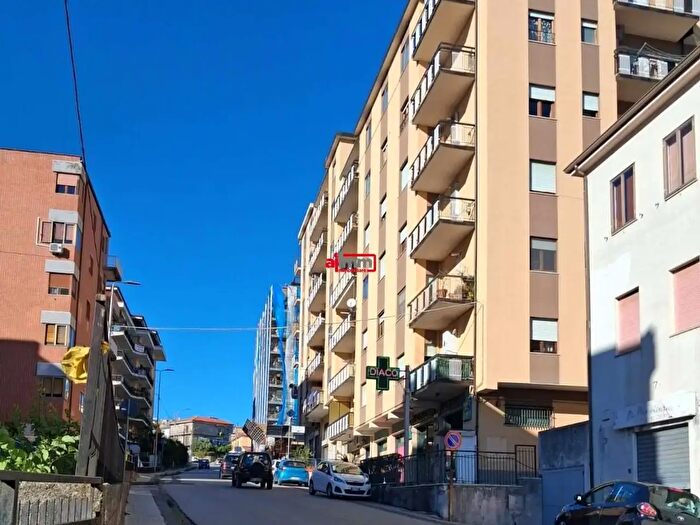Appartamento con 5 locali in affitto in Viale Tommaso Campanella, Catanzaro