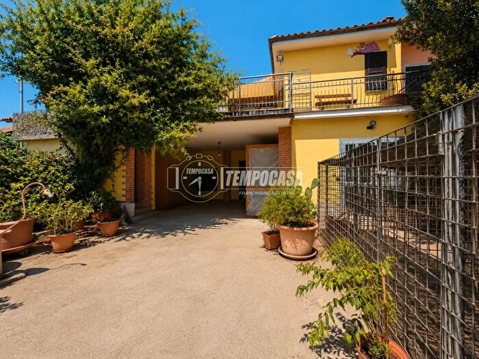 Casa con 5 locali in vendita in Vicolo Gallo, Farigliano