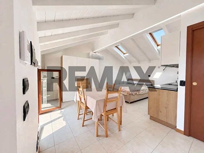 Appartamento monolocale in vendita in Via col di Lana B, Seveso
