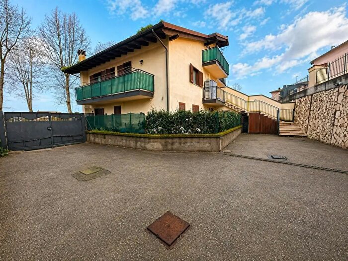 Appartamento con 5 locali in vendita in Via Terni, Civita Castellana